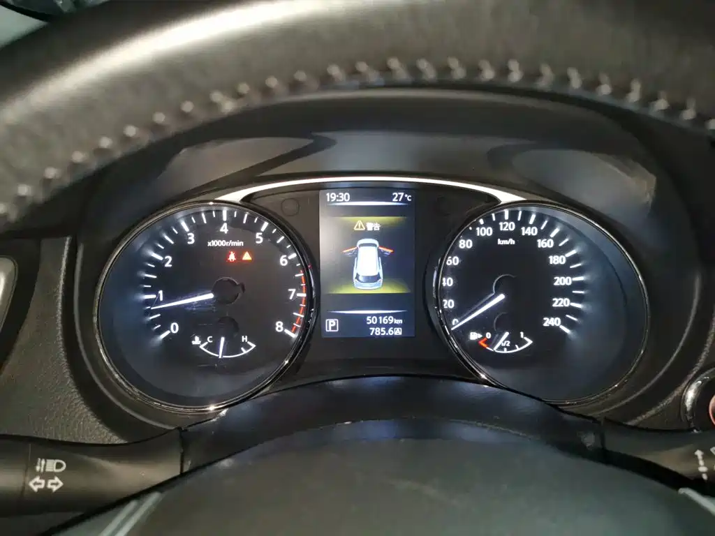 Nissan X-Trail 2015 — фото 12