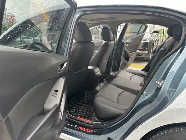Mazda 3 Axela 2016