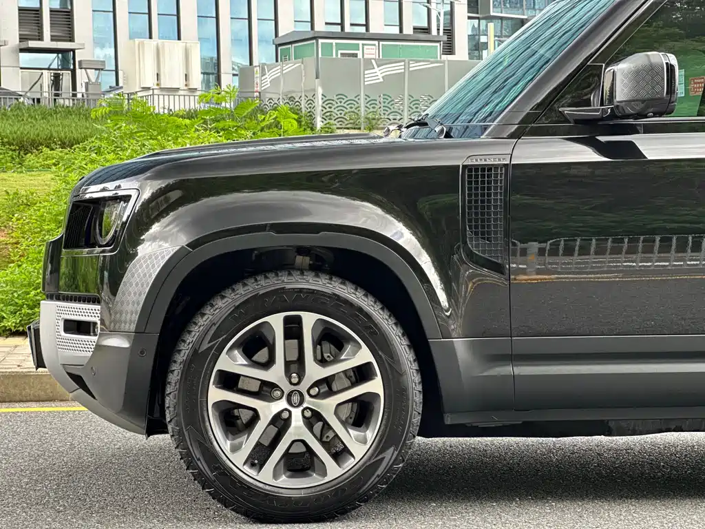 Land Rover Defender 2022 — фото 23
