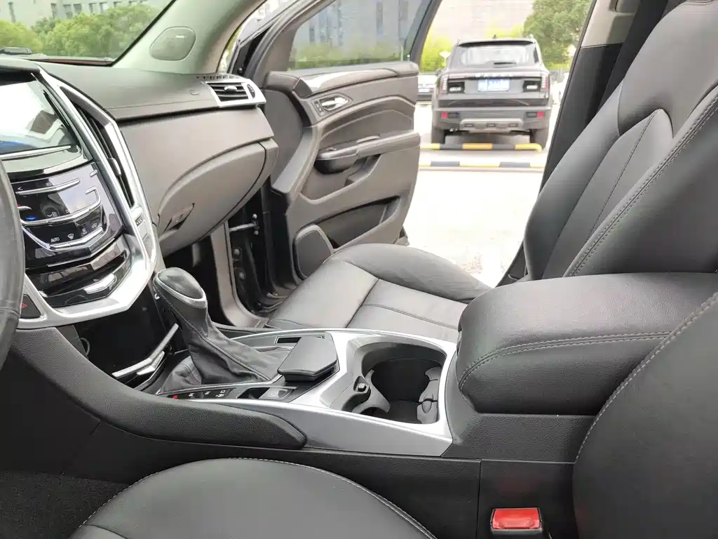 Cadillac SRX 2014 — фото 8