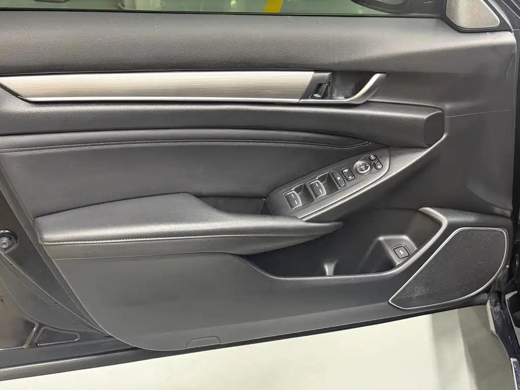 Honda Accord 2023 — фото 29
