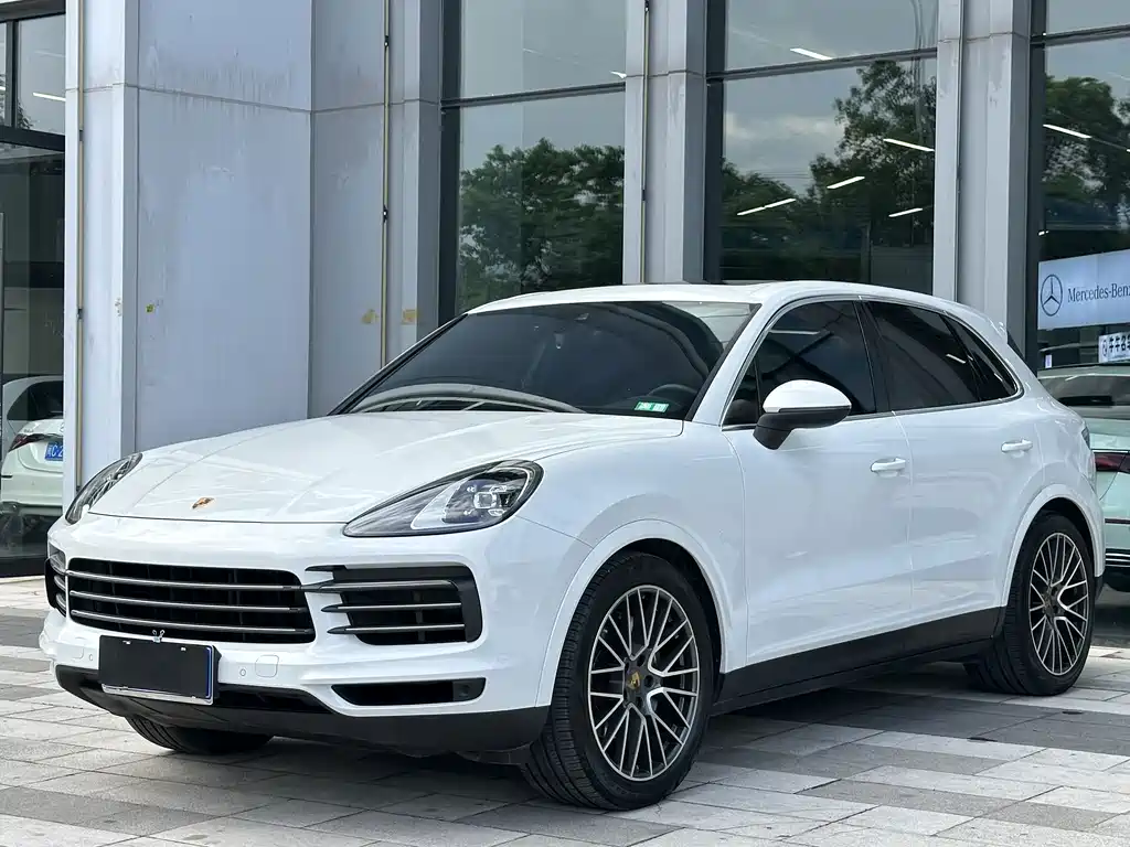 Porsche Cayenne 2020 — фото 1