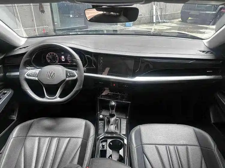 Volkswagen Passat 2025