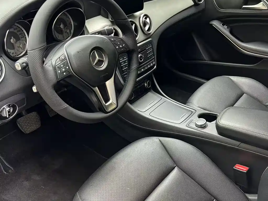 Mercedes-Benz GLA 2016 — фото 10