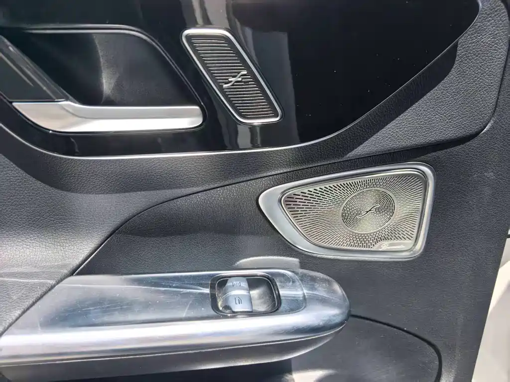 Mercedes-Benz C-Class 2021