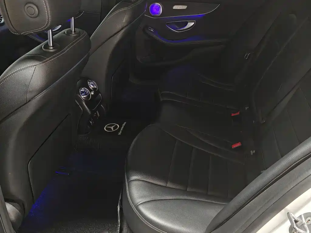Mercedes-Benz C-Class 2021