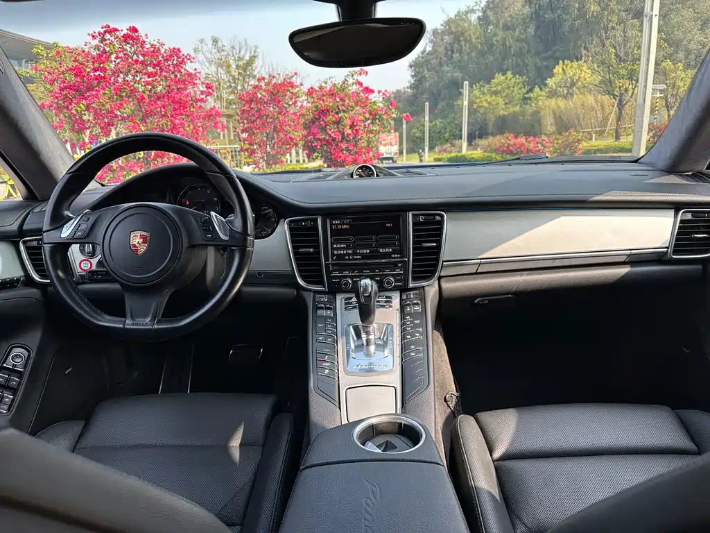 Porsche Panamera 2015 — фото 11