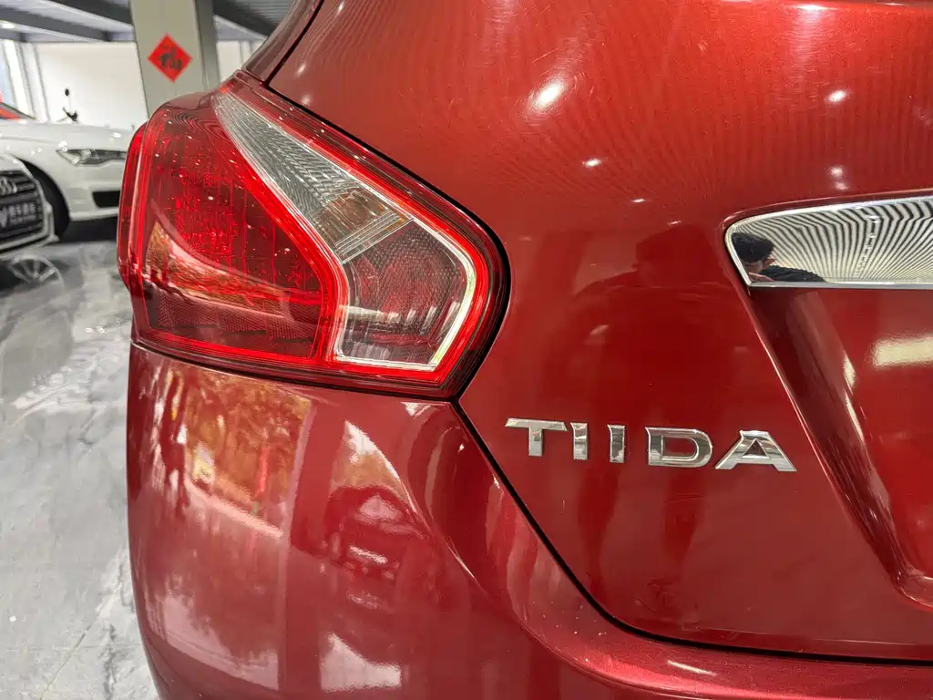 Nissan Tiida 2013 — фото 22