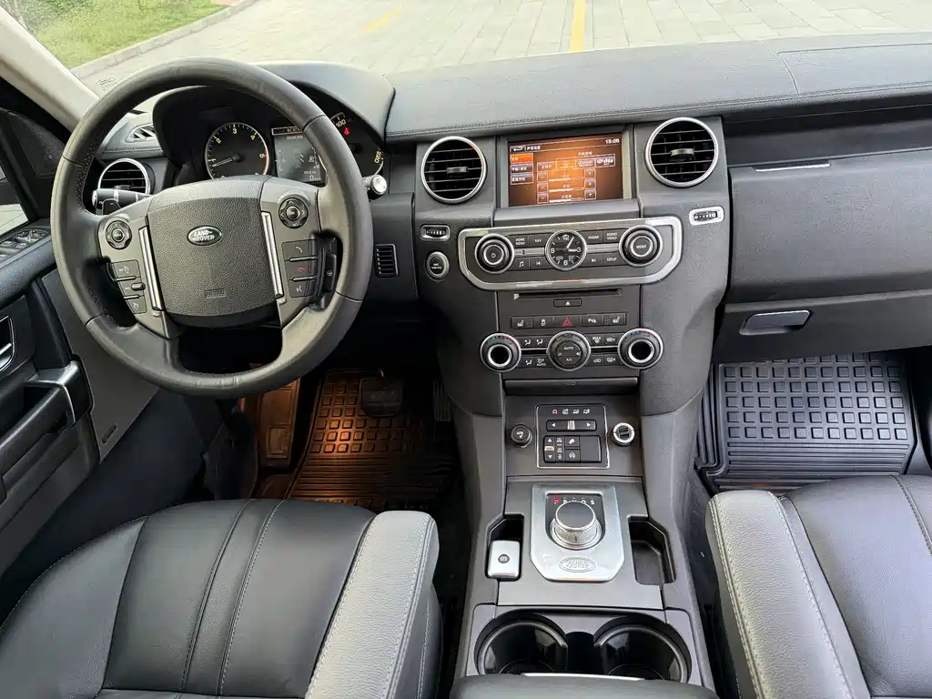 Land Rover Discovery 2016 — фото 20
