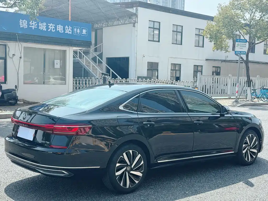Volkswagen Passat 2024