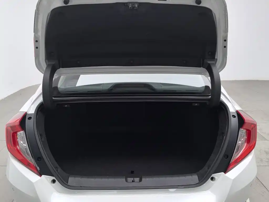 Honda Civic 2017 — фото 16