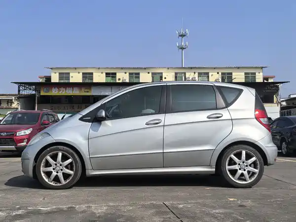 Mercedes-Benz A-Class 2011