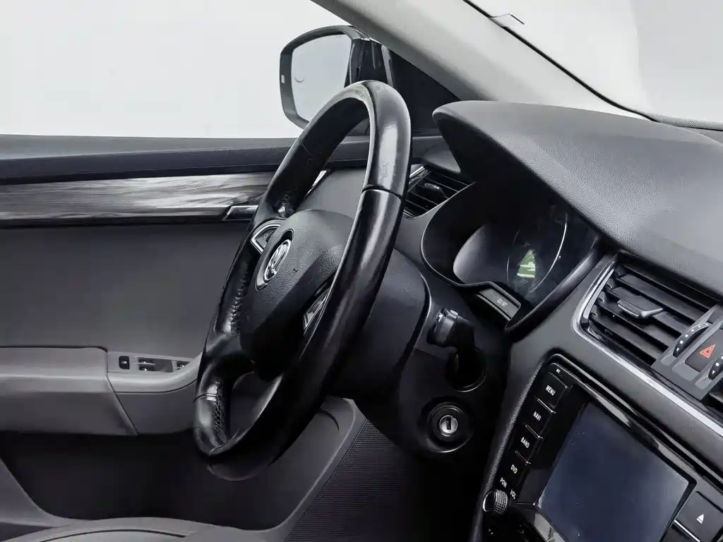 Skoda Octavia 2014 — фото 22