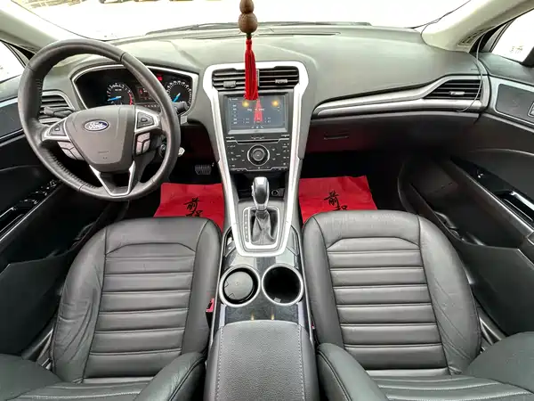 Ford Mondeo 2015