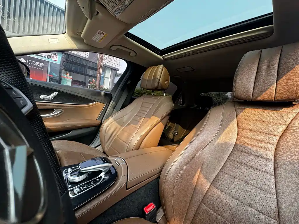 Mercedes-Benz E-Class 2016 — фото 12