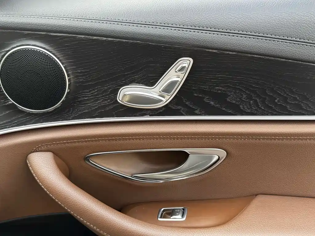 Mercedes-Benz E-Class 2016 — фото 10