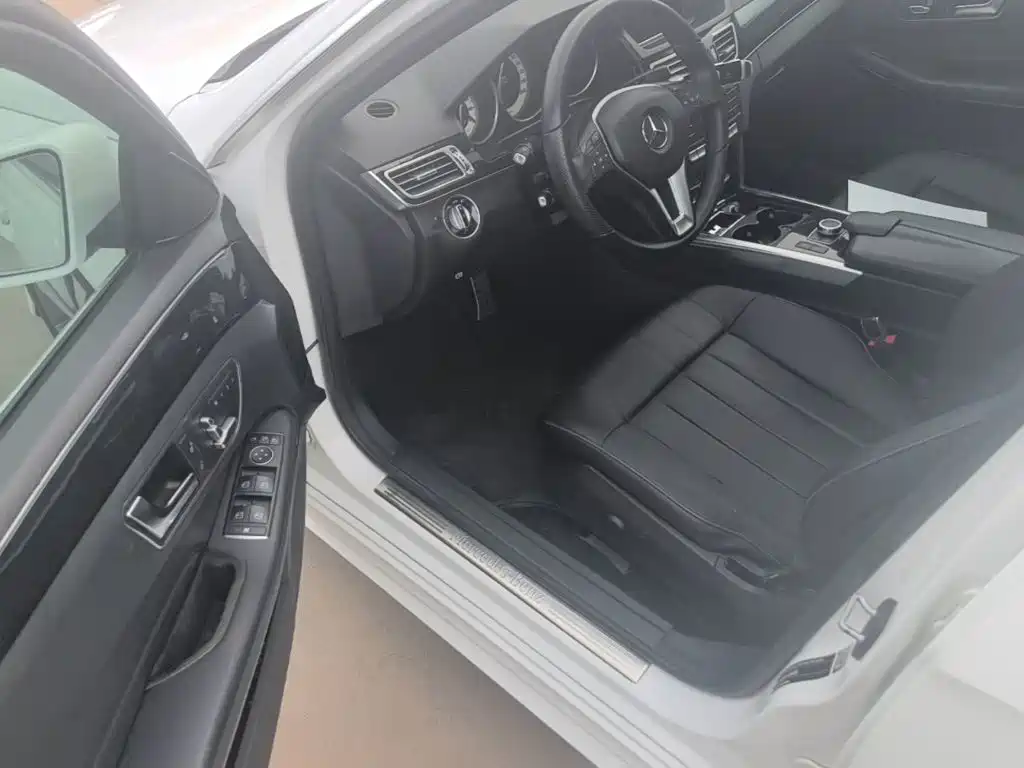 Mercedes-Benz E-Class 2015 — фото 16