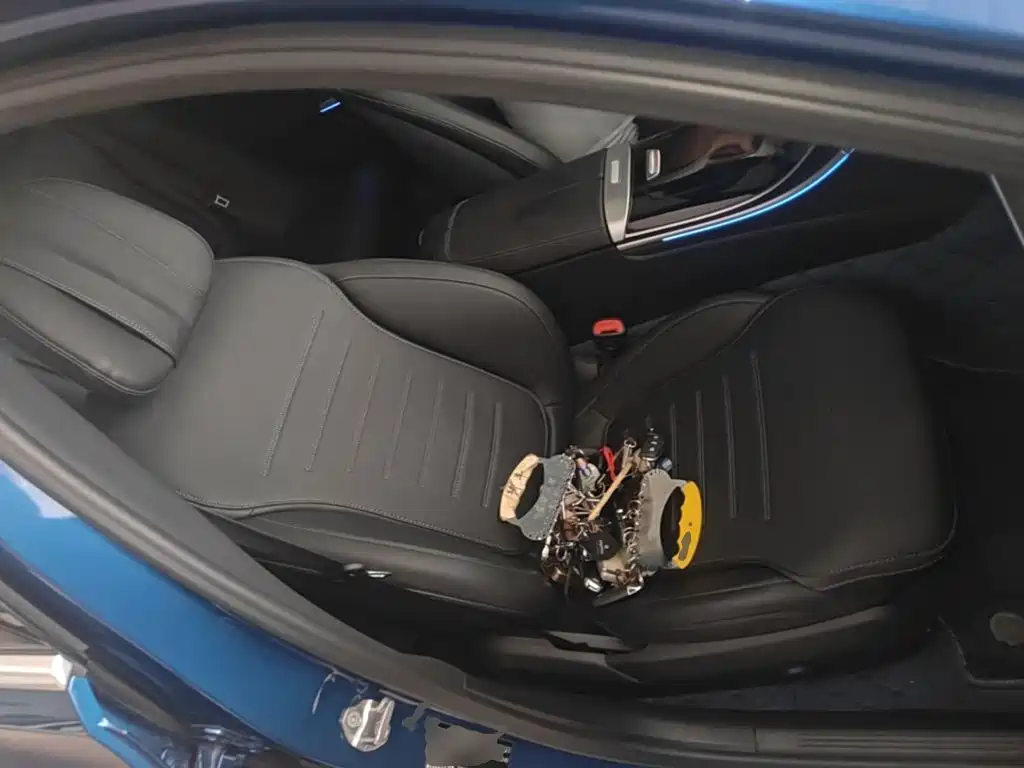 Mercedes-Benz C-Class 2023 — фото 25