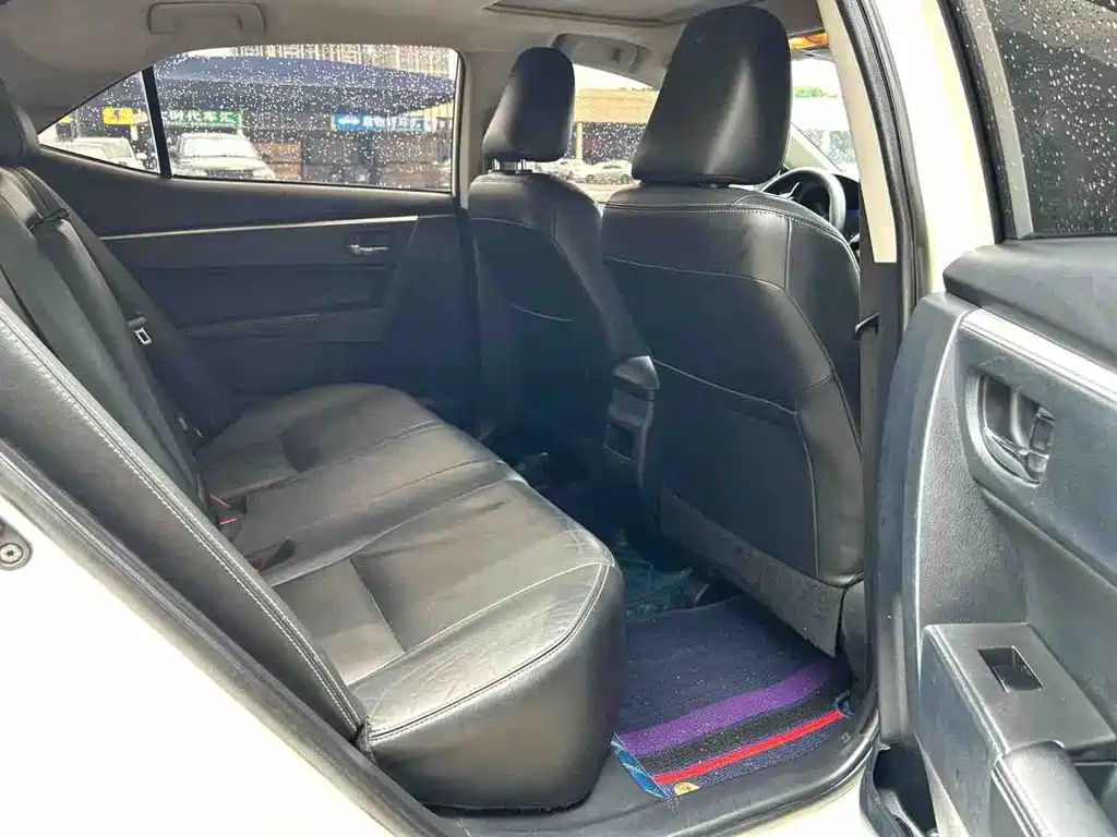 Toyota Corolla 2018 — фото 15