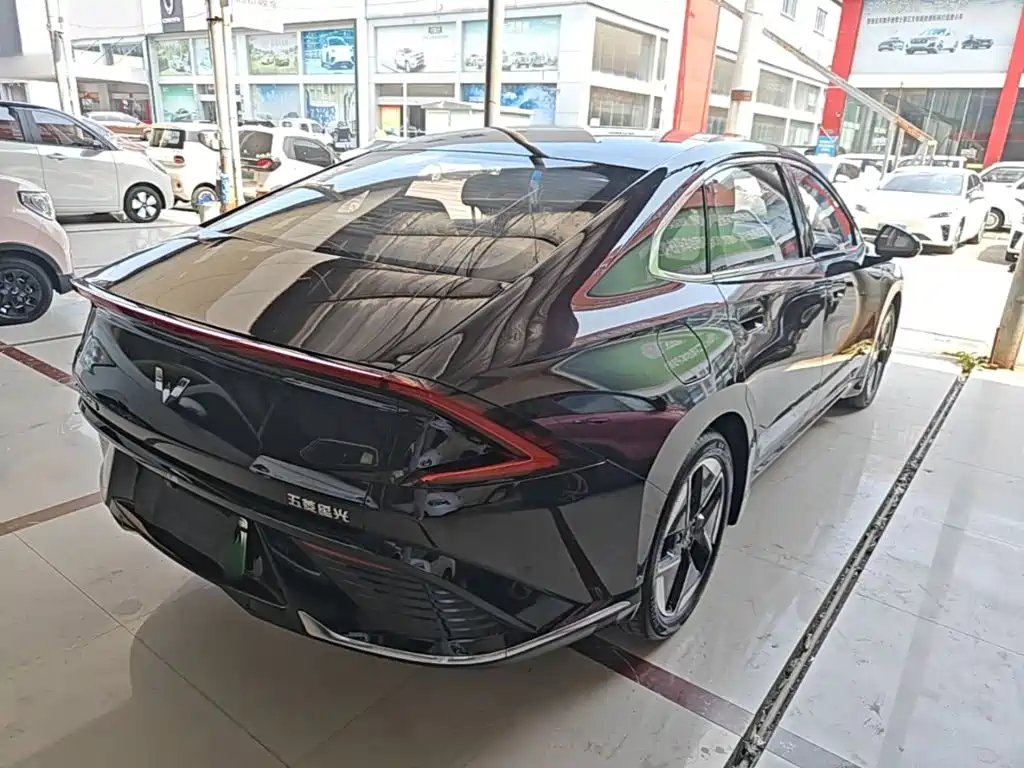 Wuling Starlight 2023