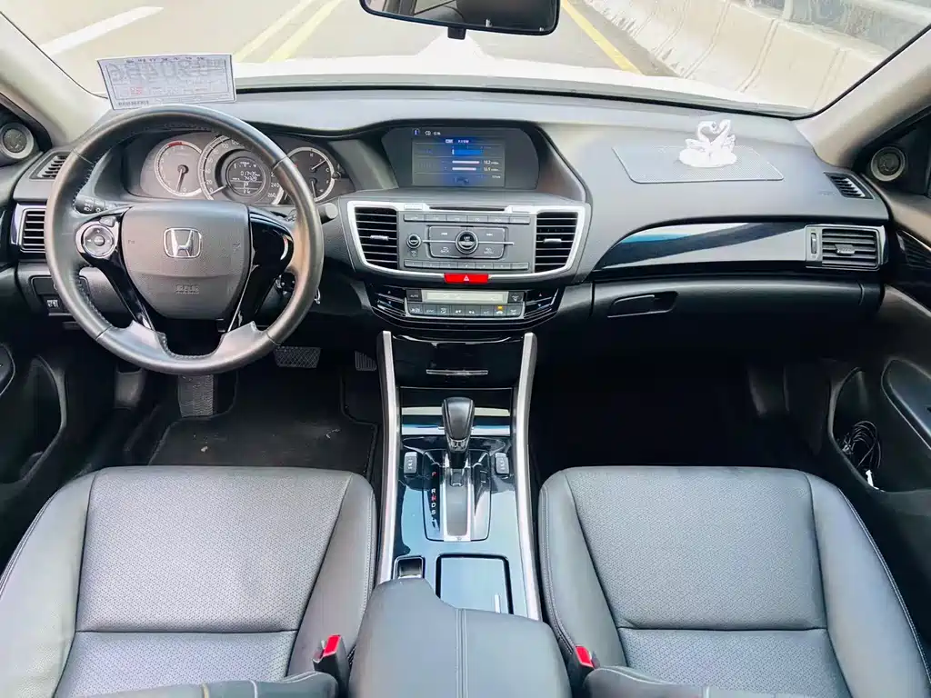 Honda Accord 2016 — фото 8