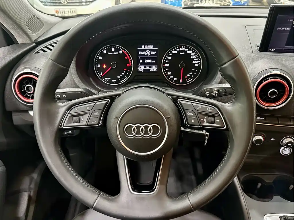Audi A3 2018 — фото 15
