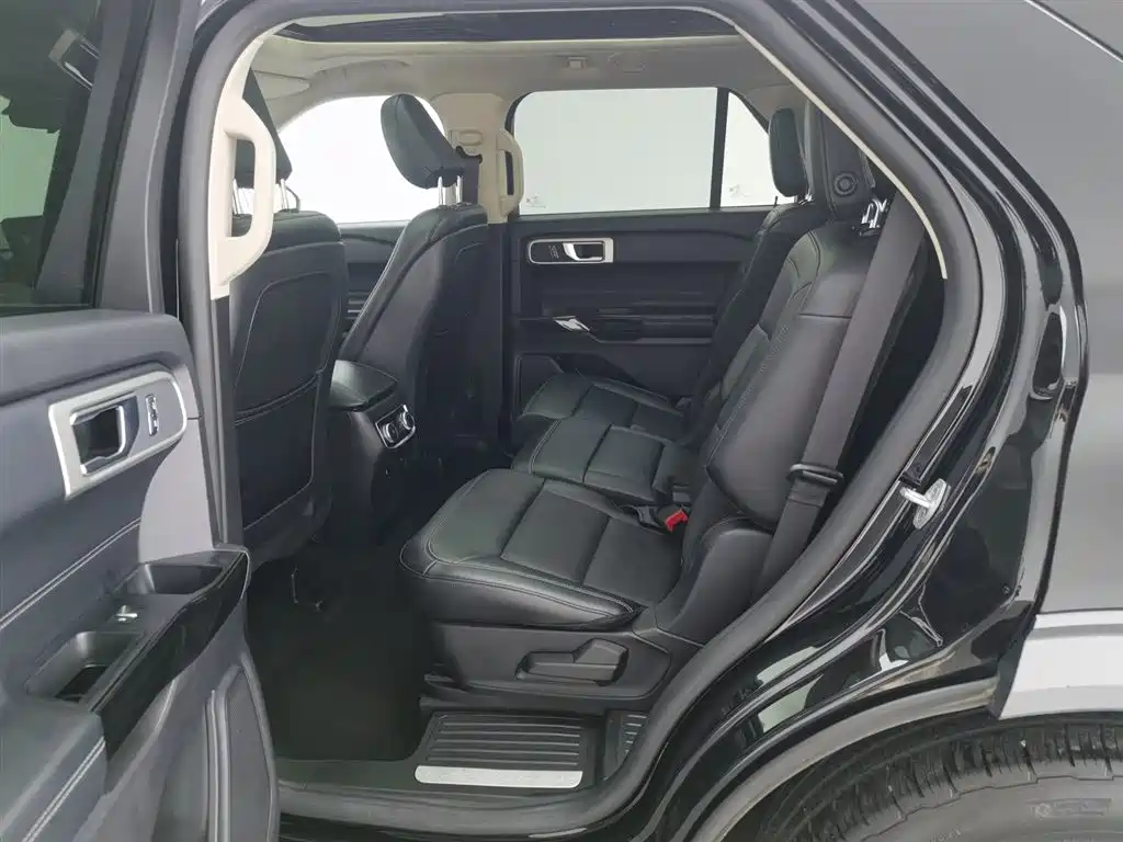 Ford Explorer 2022 — фото 15