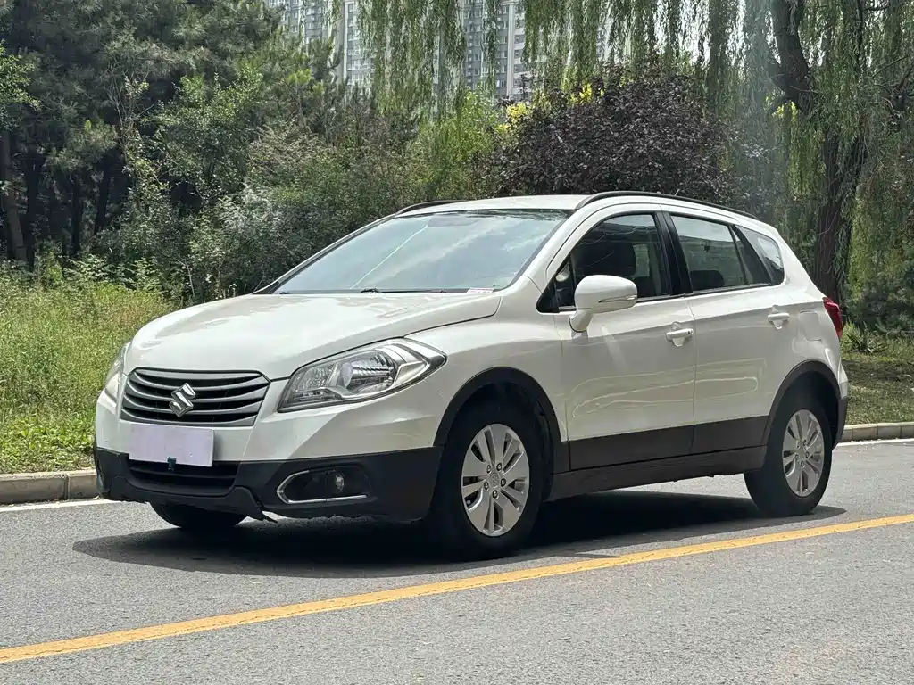 Suzuki S-Cross 2015