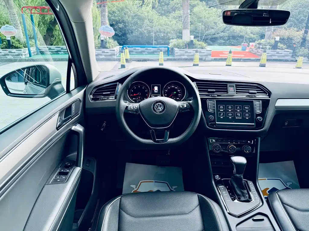 Volkswagen Tiguan L 2018 — фото 17