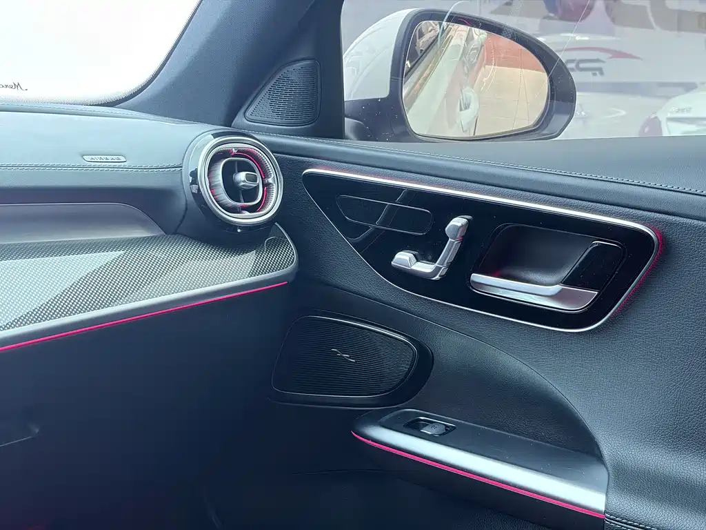 Mercedes-Benz C-Class 2023 — фото 8