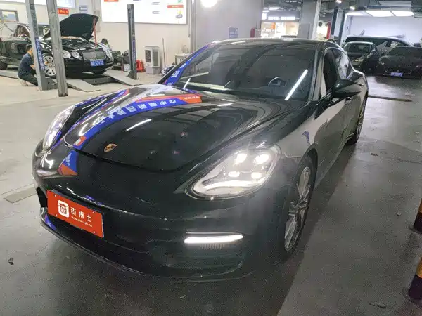 Porsche Panamera 2022