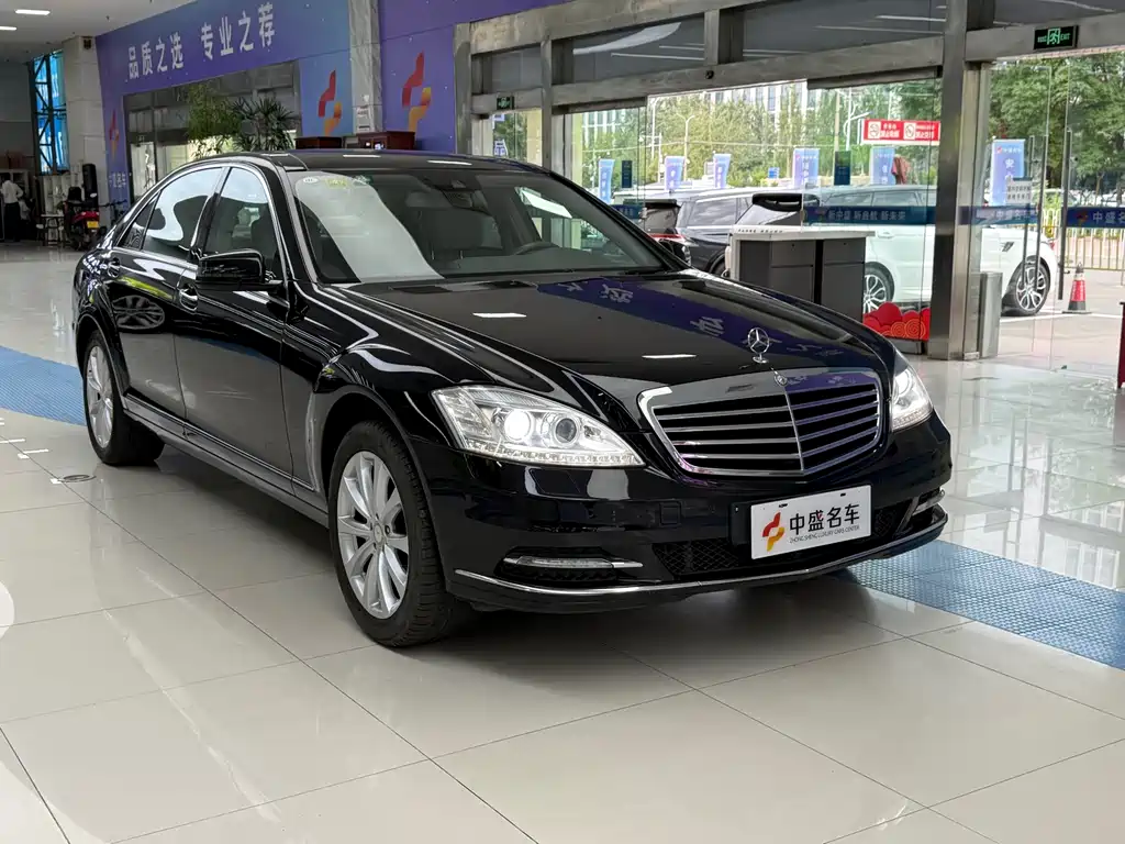 Mercedes-Benz S-Class 2011