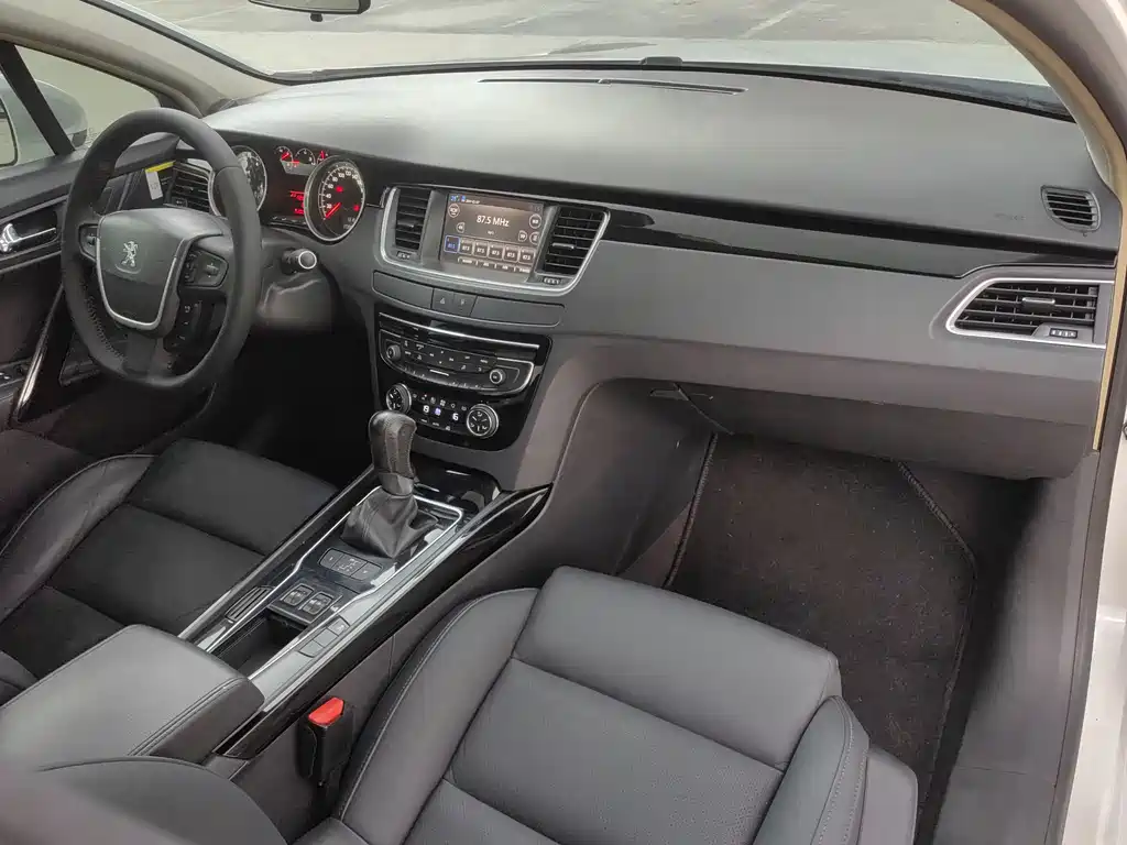 Peugeot 508 2015 — фото 4