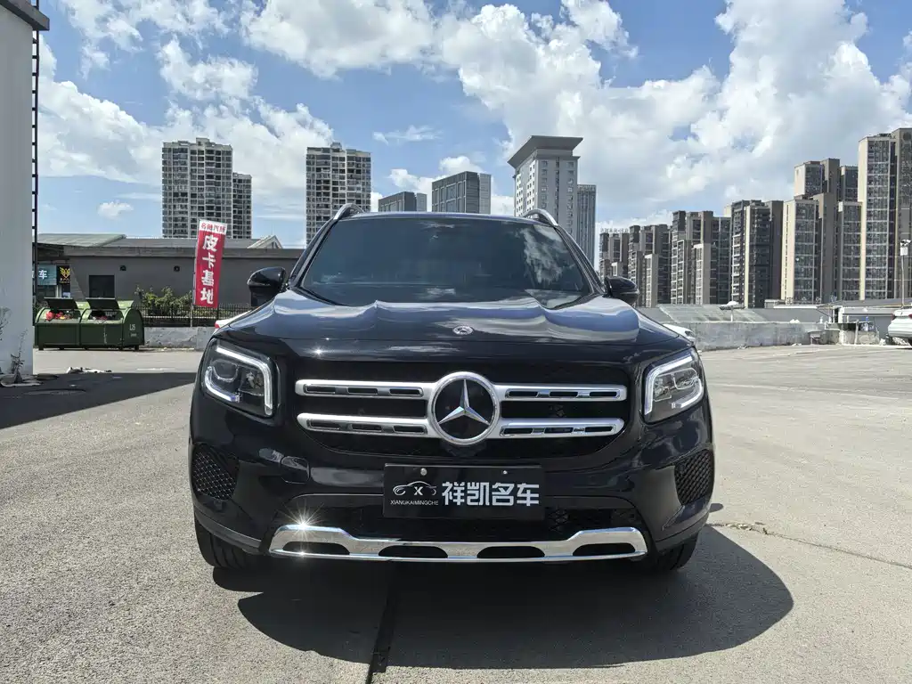 Mercedes-Benz GLB 2023