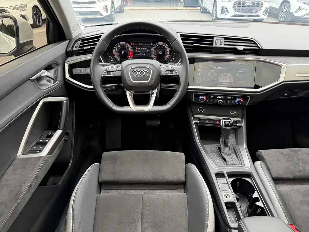 Audi Q3 2022 — фото 17