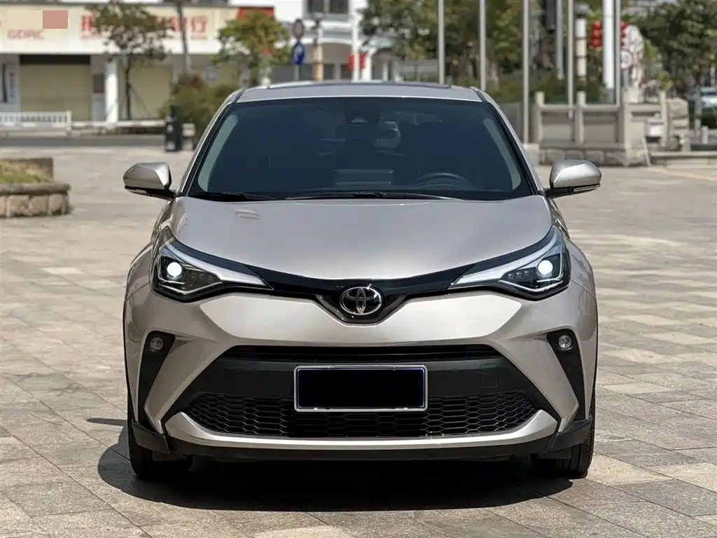 Toyota C-HR 2022 — фото 2