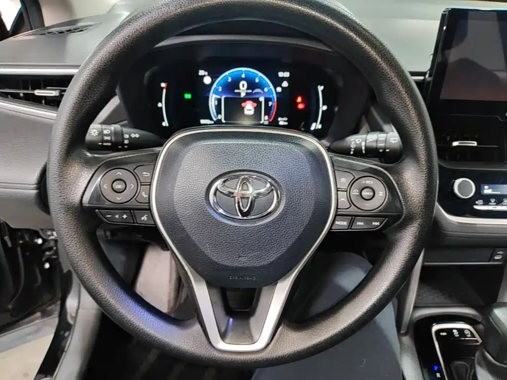 Toyota Corolla Cross 2023 — фото 7