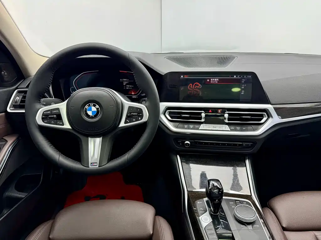 BMW 3 Series 2021 — фото 18
