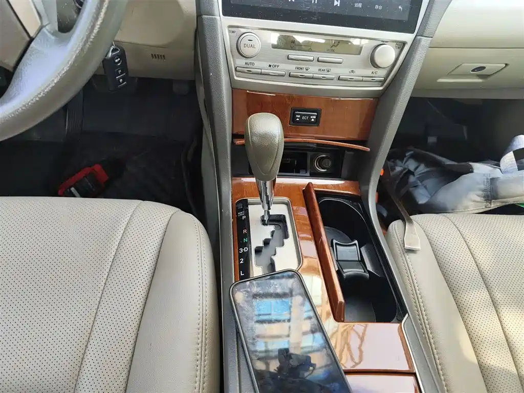 Toyota Camry 2014 — фото 14