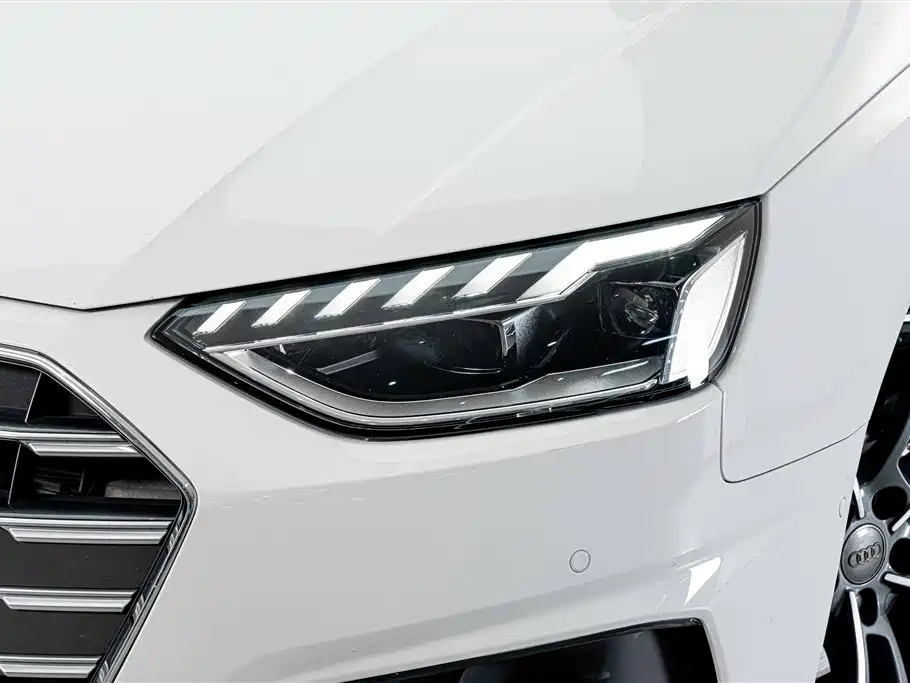 Audi A4L 2021