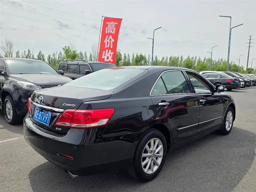 Toyota Camry 2011 — фото 9
