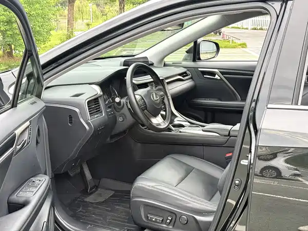 Lexus RX 2022
