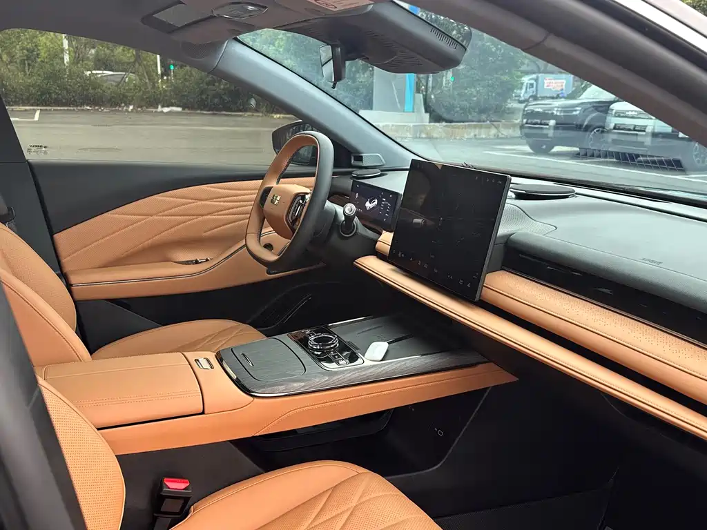 Geely Galaxy Starshine 8 2025 — фото 12