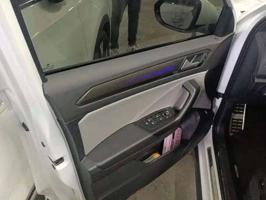 Volkswagen T-Roc 2024
