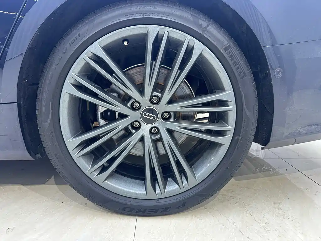 Audi A7 2022 — фото 11