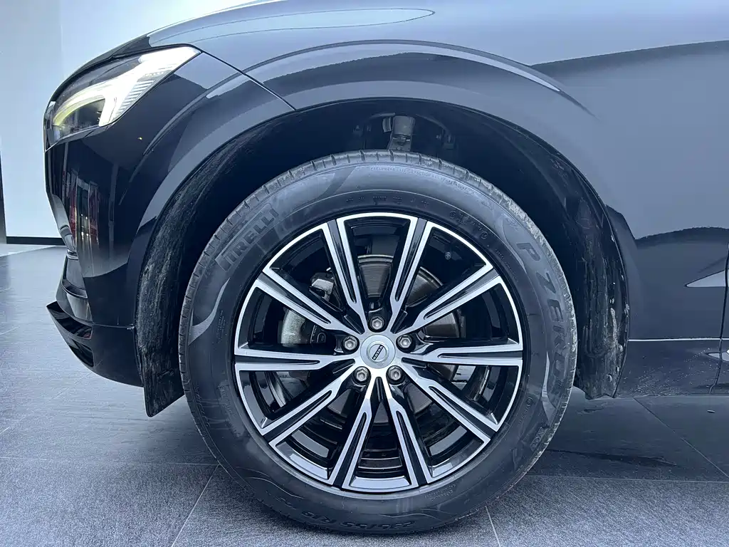 Volvo XC60 2021 — фото 7