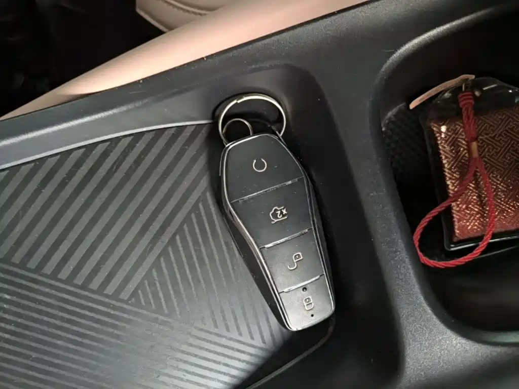 BYD Seal 05 DM-i 2025 — фото 9