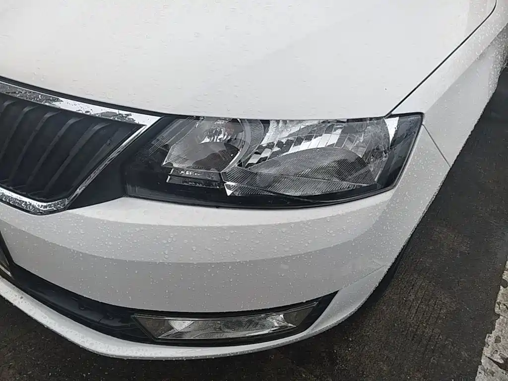 Skoda Rapid 2016 — фото 24