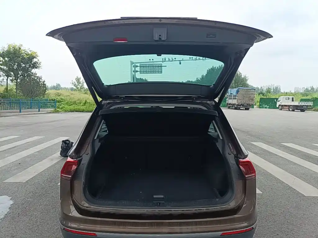 Volkswagen Tiguan 2017 — фото 19
