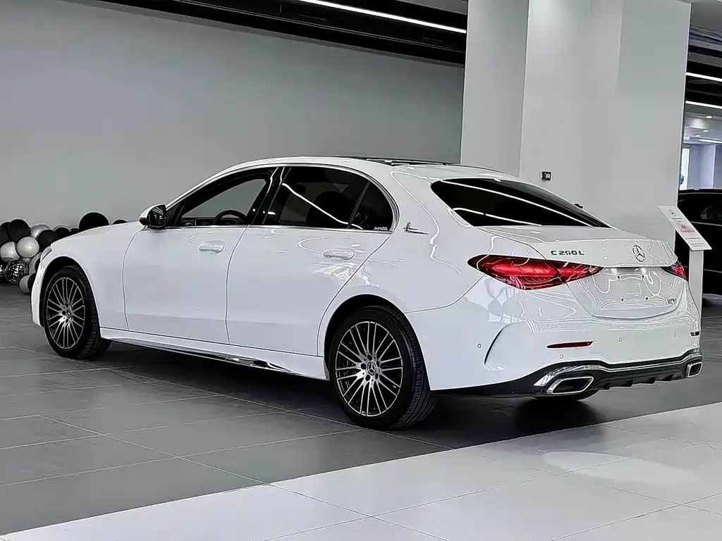 Mercedes-Benz C-Class 2024 — фото 4